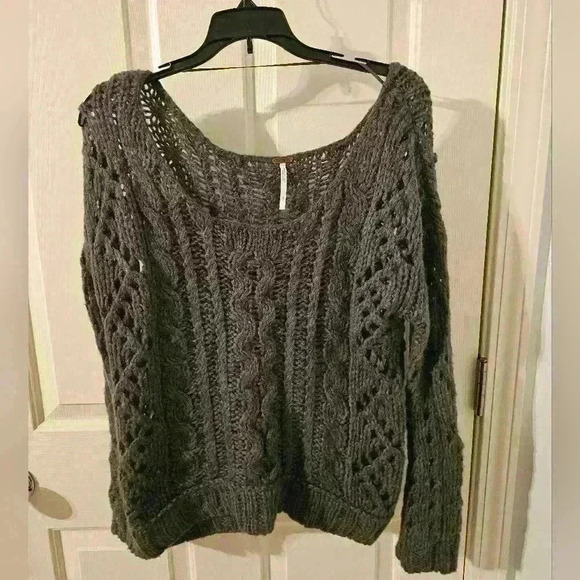 Free People Tops - Free People Women's Gray Round Neck Chunky Cabke Knit Boho Sweater Size S Petite